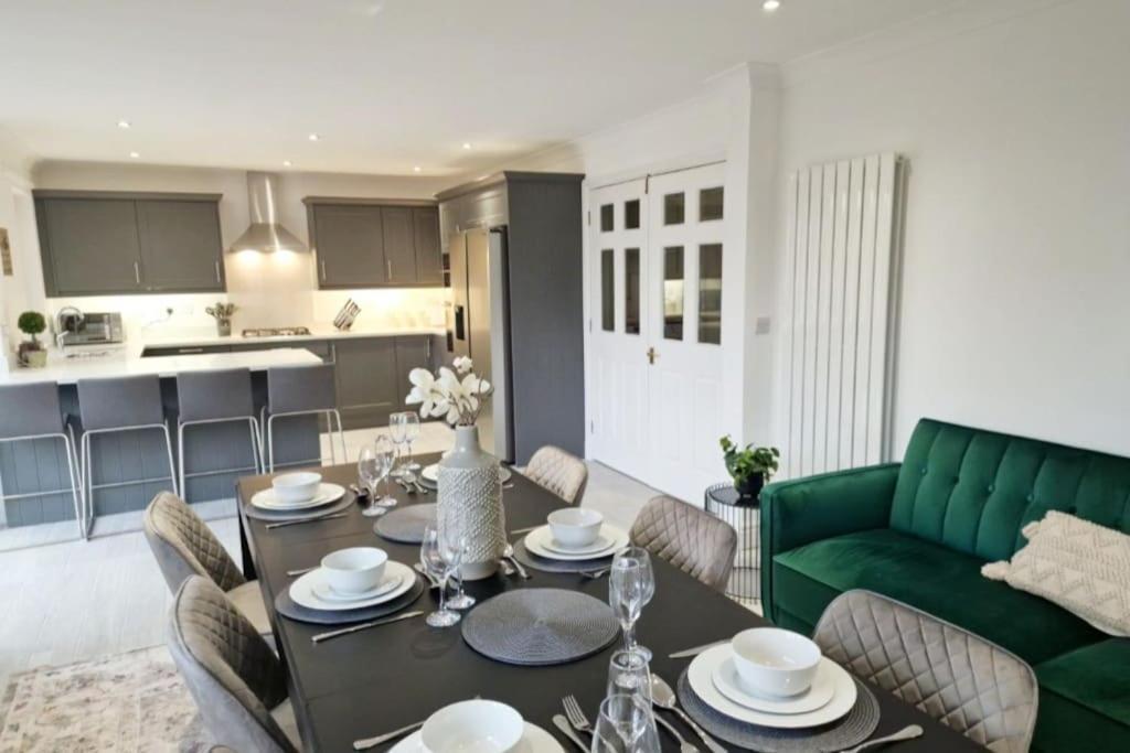 Beautifully Done 5 Bed Barn Conversion In Heswall - Sleeps Up To 10 Luaran gambar