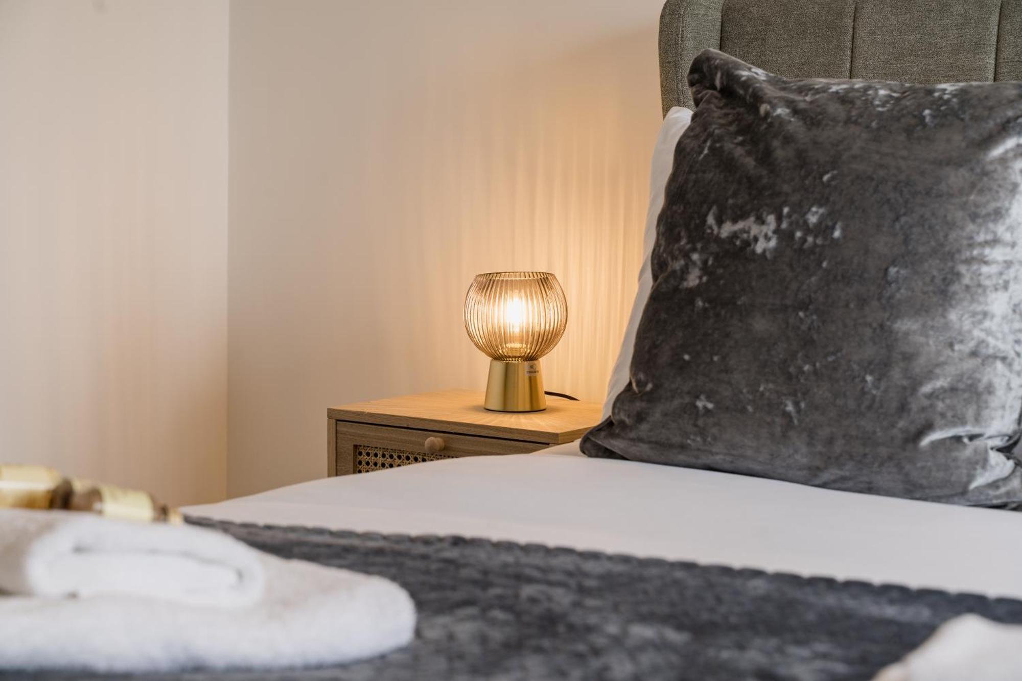 Beautifully Done 5 Bed Barn Conversion In Heswall - Sleeps Up To 10 Luaran gambar