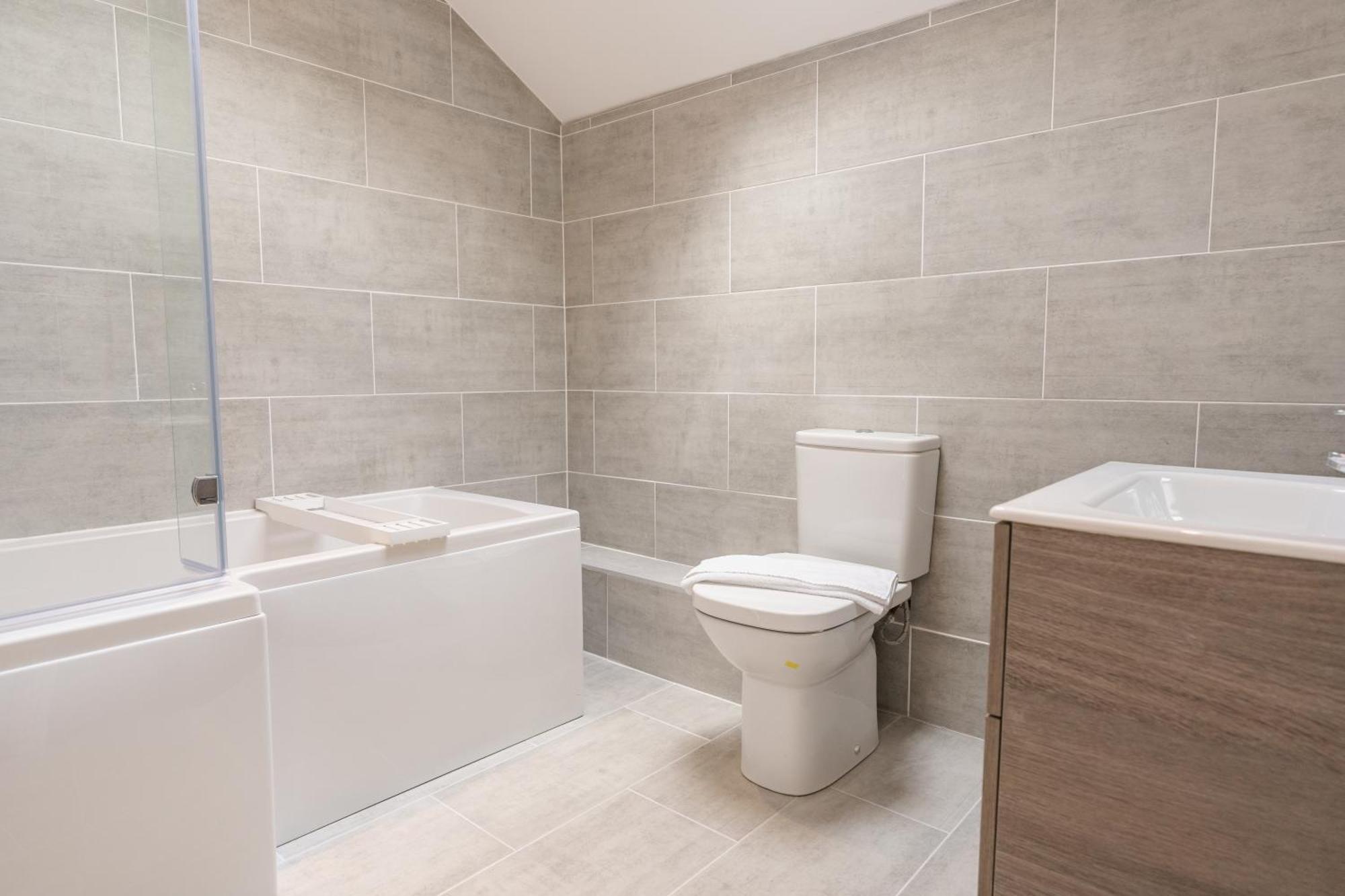 Beautifully Done 5 Bed Barn Conversion In Heswall - Sleeps Up To 10 Luaran gambar